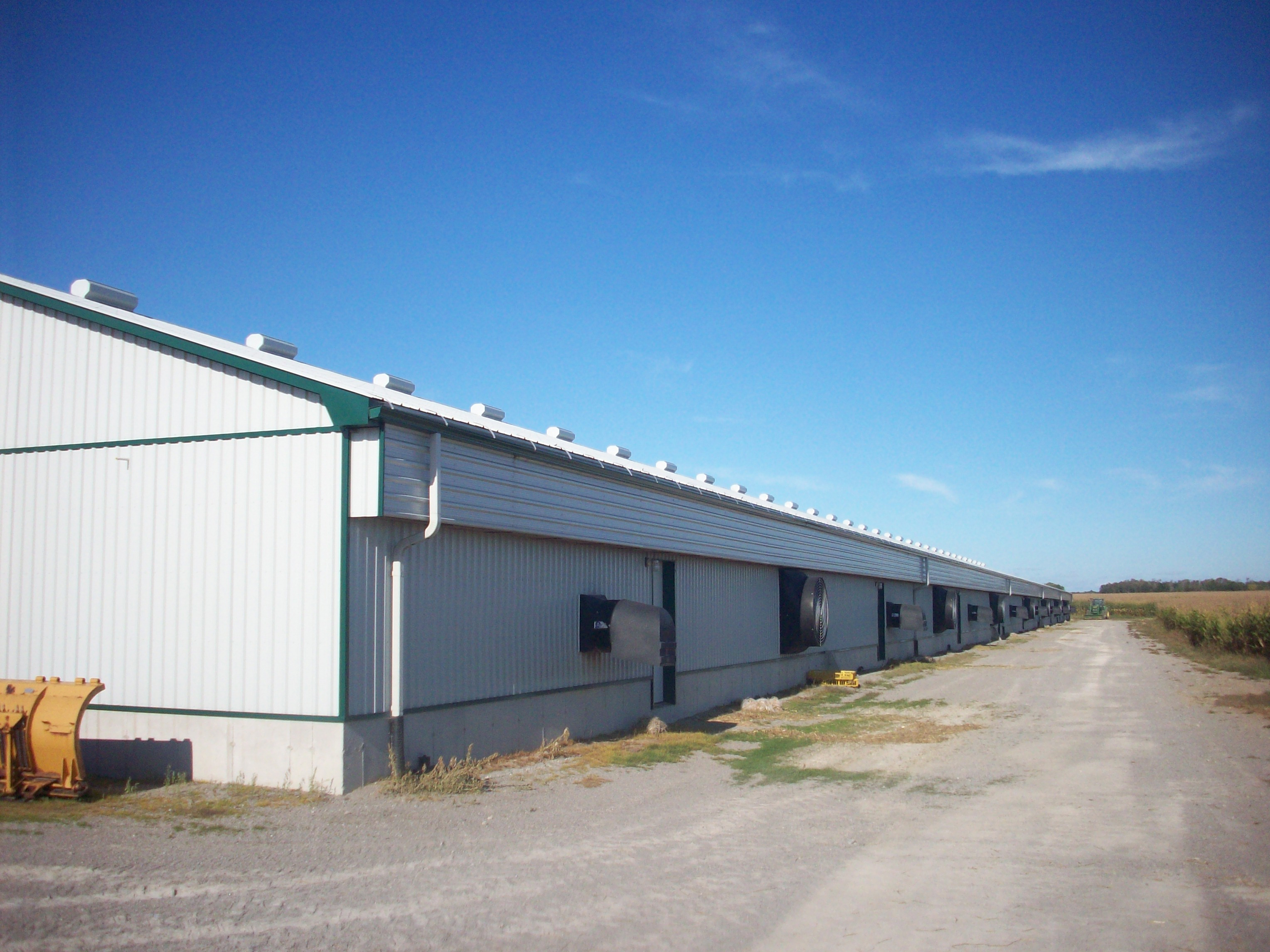 Longitudinal view of a 500-foot long poultry barn